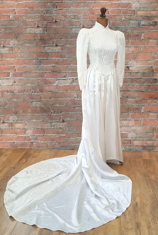 Vintage 80s Wedding Dress Classy Long Maxi Satin Lace Ivory long Train UK 10 - Vintage Attic