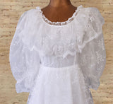 Vintage 70s Lace Wedding Dress _ Size 6 - Vintage Boutique